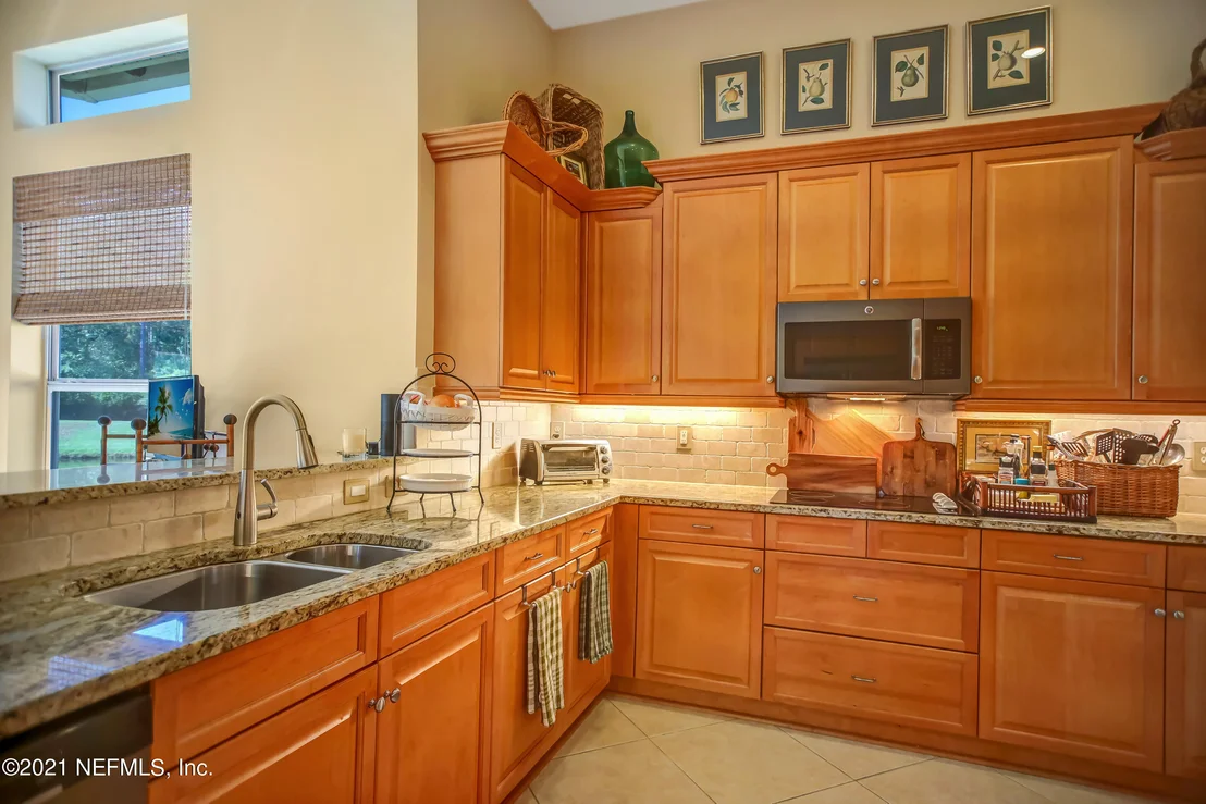 Photo of 1021 INVERNESS Drive