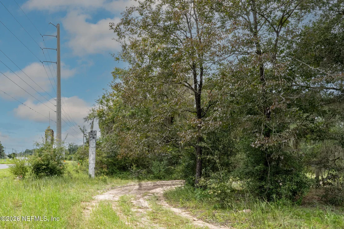 Photo of 103 SEMINOLE Drive