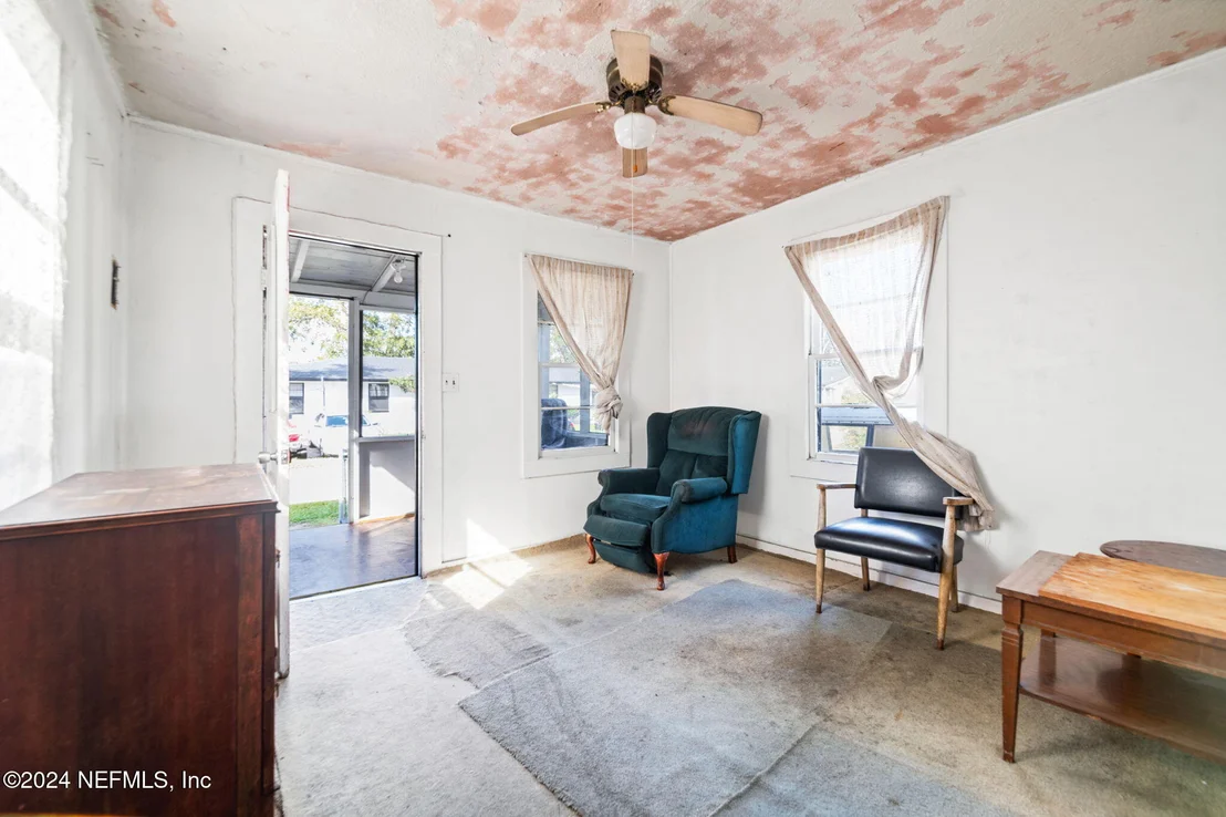 Photo of 1115 DANIEL Street