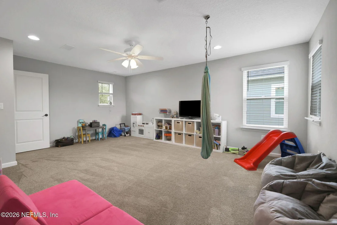 Photo of 98 YARDLEY Court