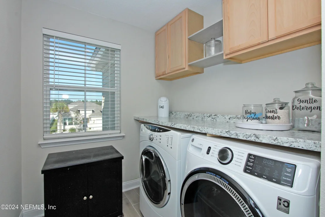 Photo of 242 SILVERLEAF VILLAGE Drive
