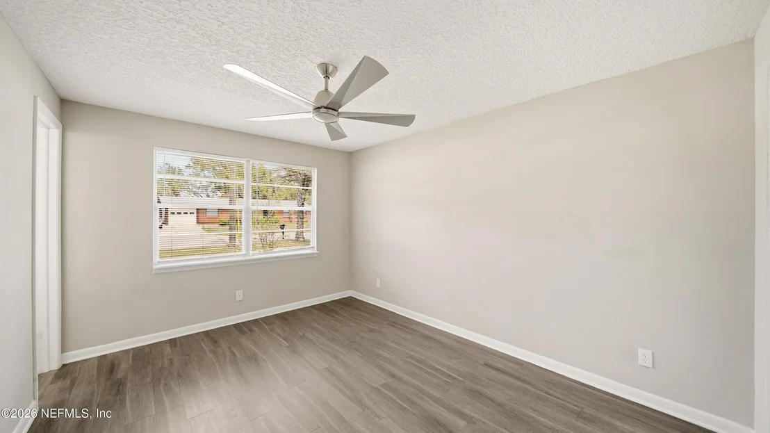 Photo of 586 MADEIRA Drive