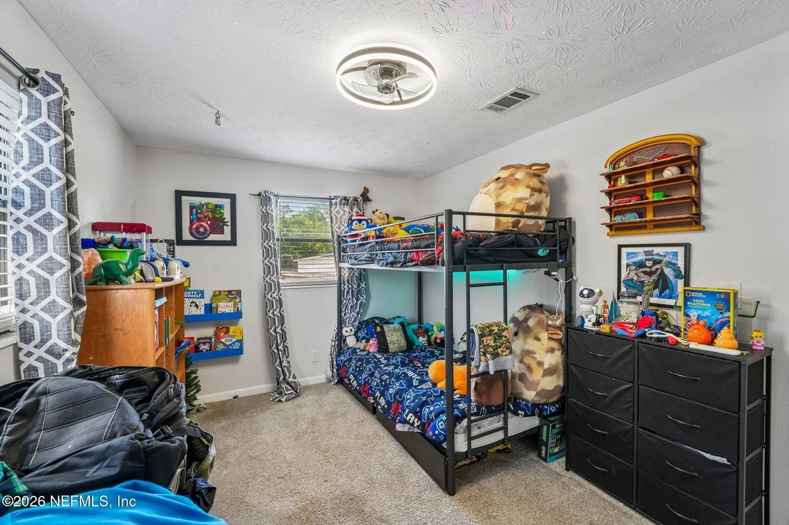Photo of 472 SIGSBEE Road