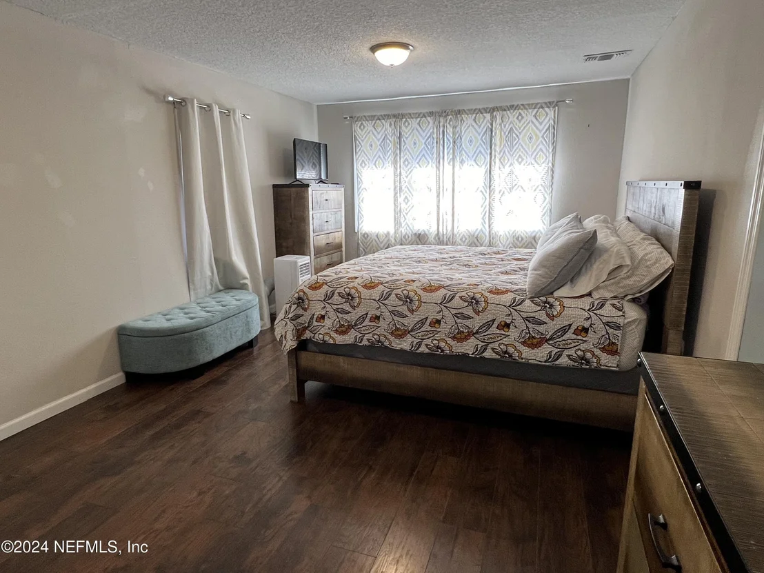 Photo of 5519 RIVER FOREST Drive