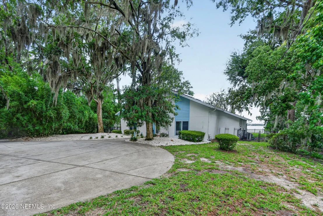Photo of 13062 MANDARIN Road