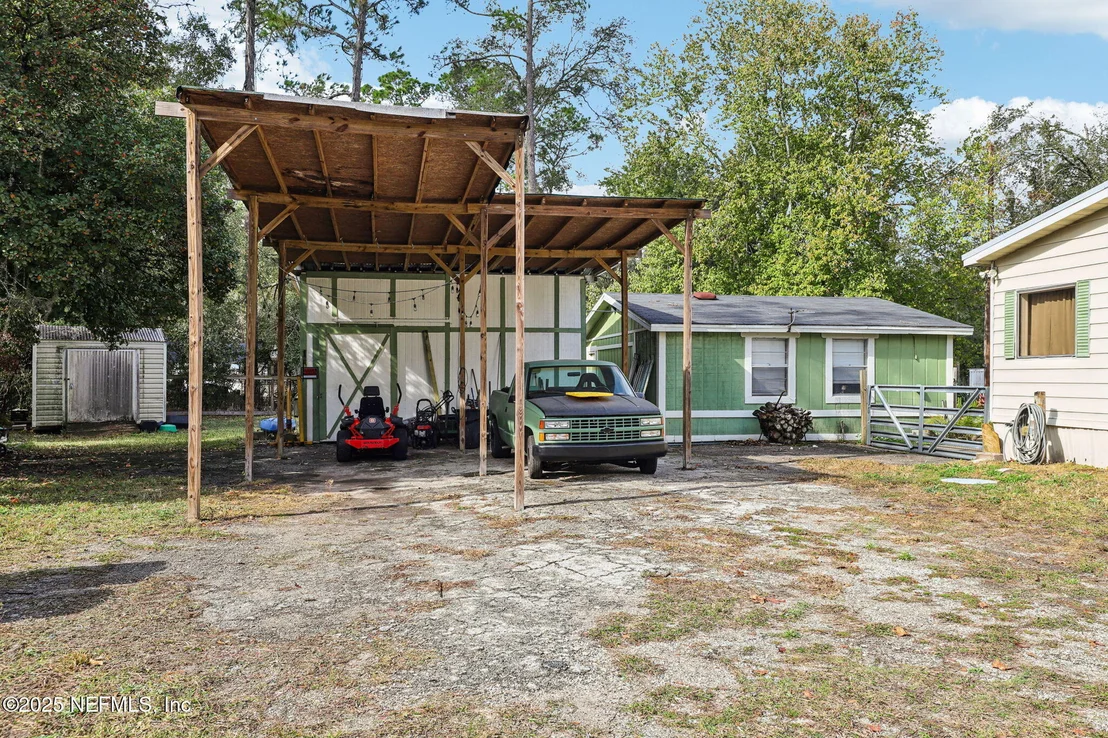 Photo of 8521 COUNTY ROAD 13 N
