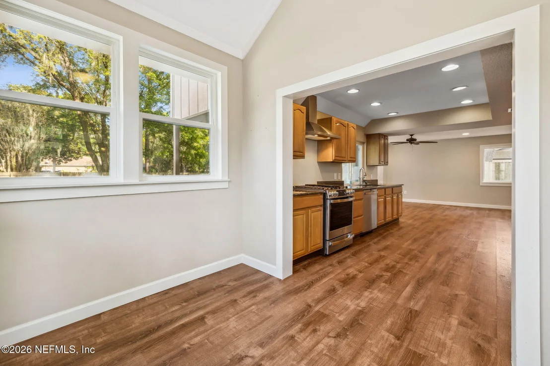 Photo of 4425 BEACON Drive W
