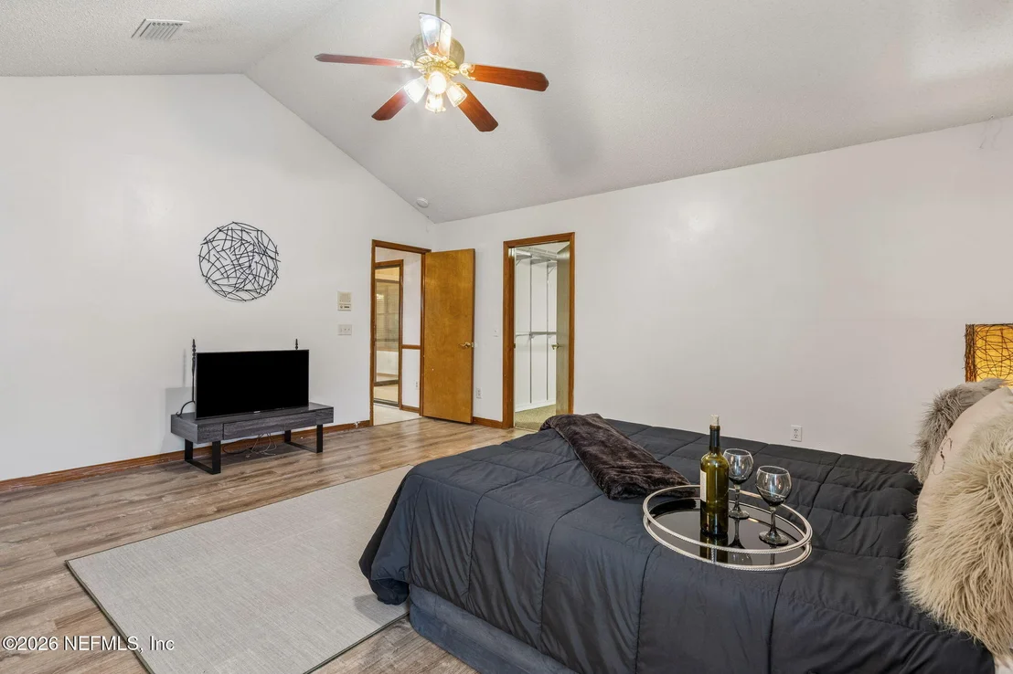 Photo of 794 CAMERON Drive