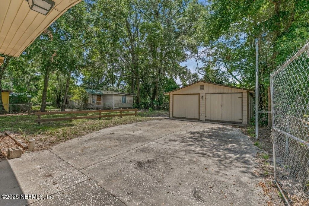 Photo of 2864 LEONID Road
