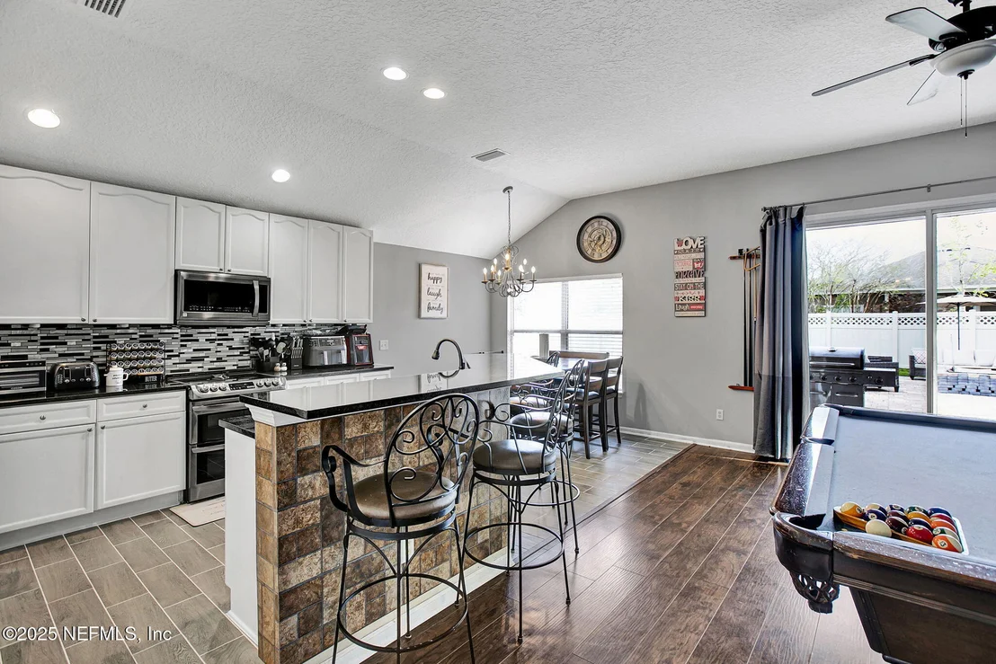 Photo of 1709 WINDOVER Place