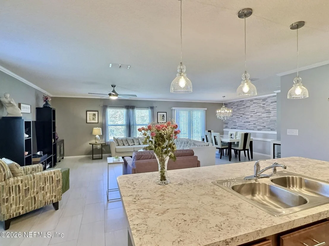 Photo of 465 HARLEY Drive