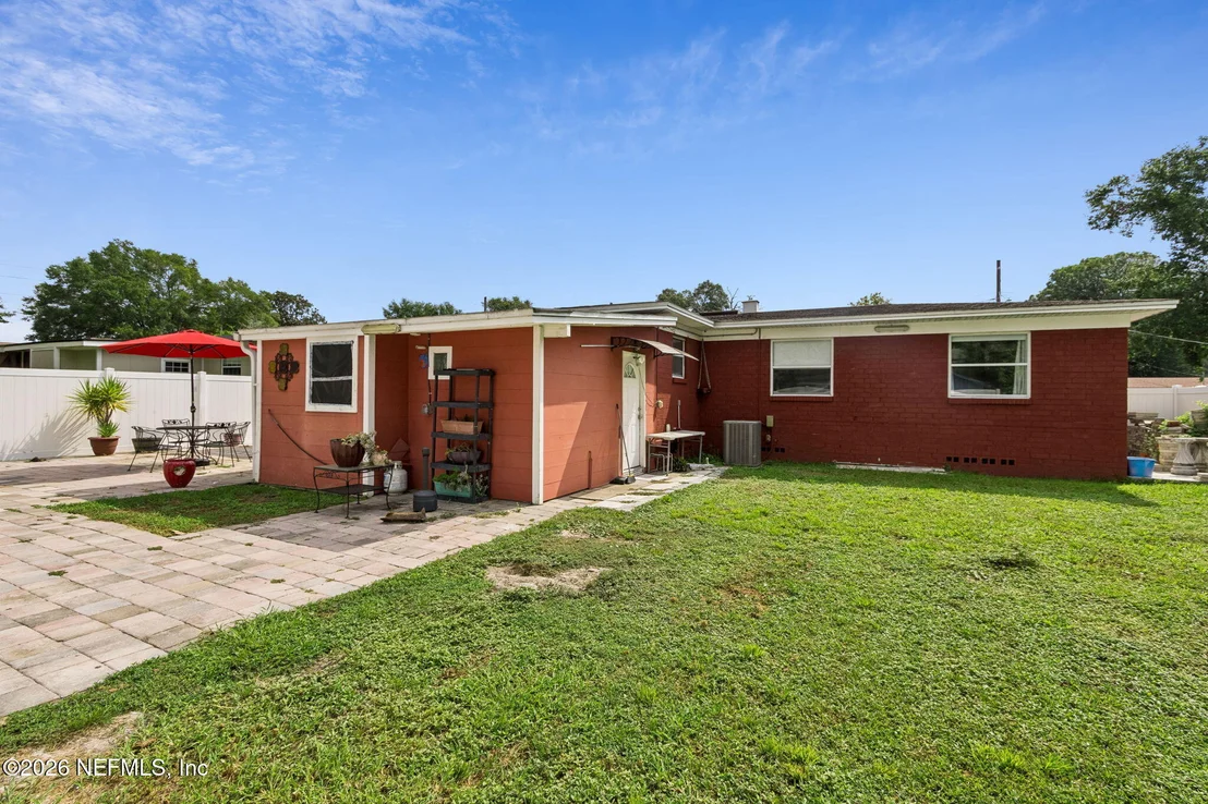 Photo of 2426 LIGUSTRUM Road