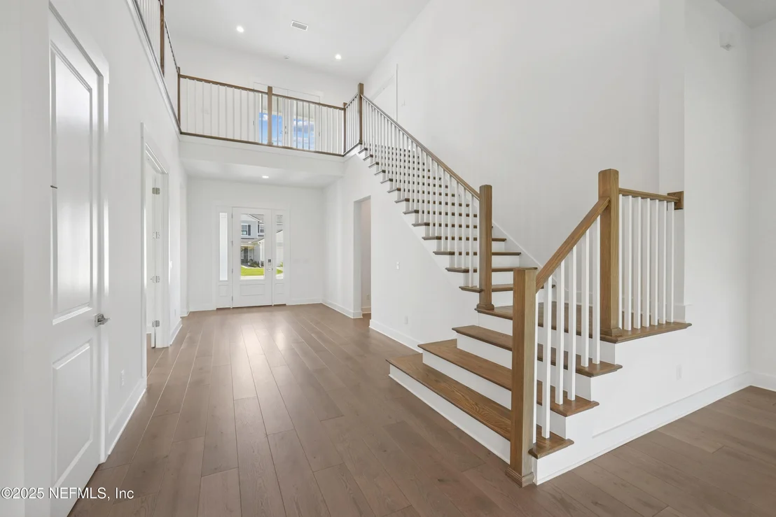 Photo of 264 HILLENDALE Circle