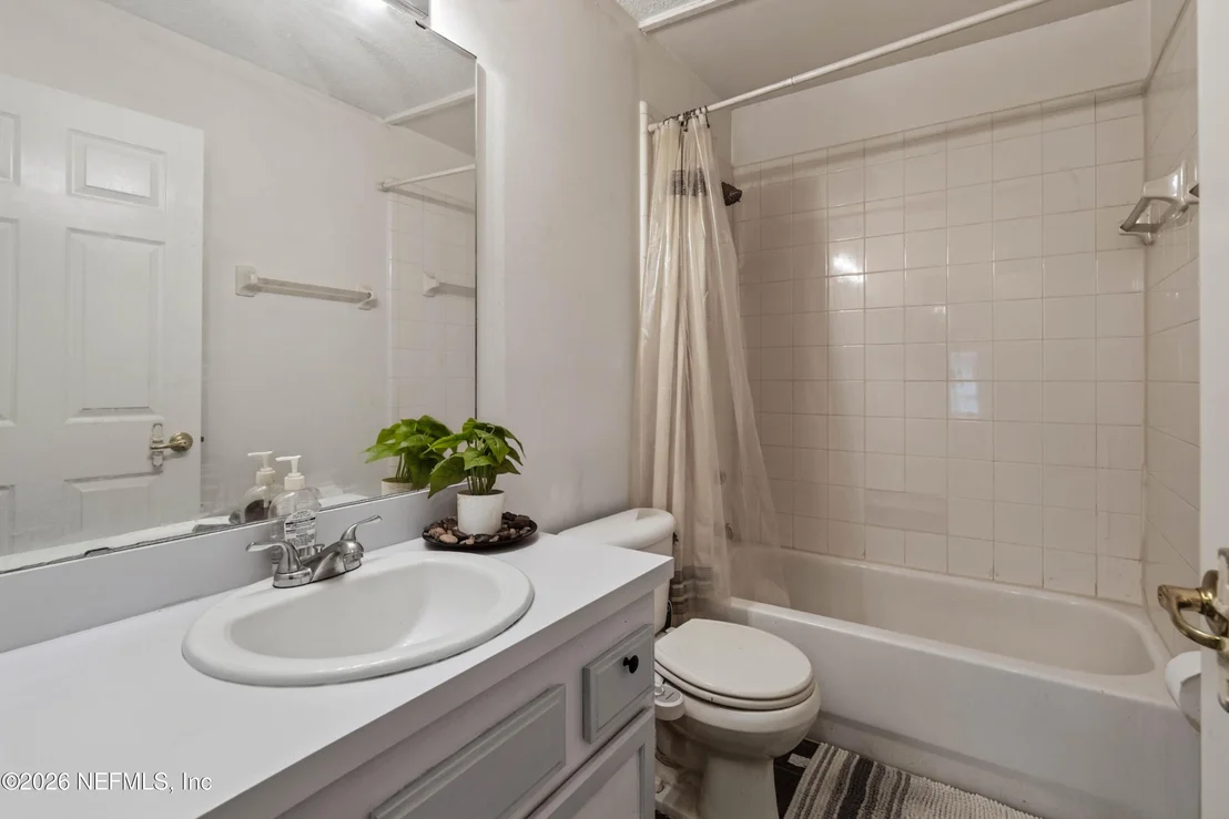 Photo of 1641 SPRING OAKS Lane