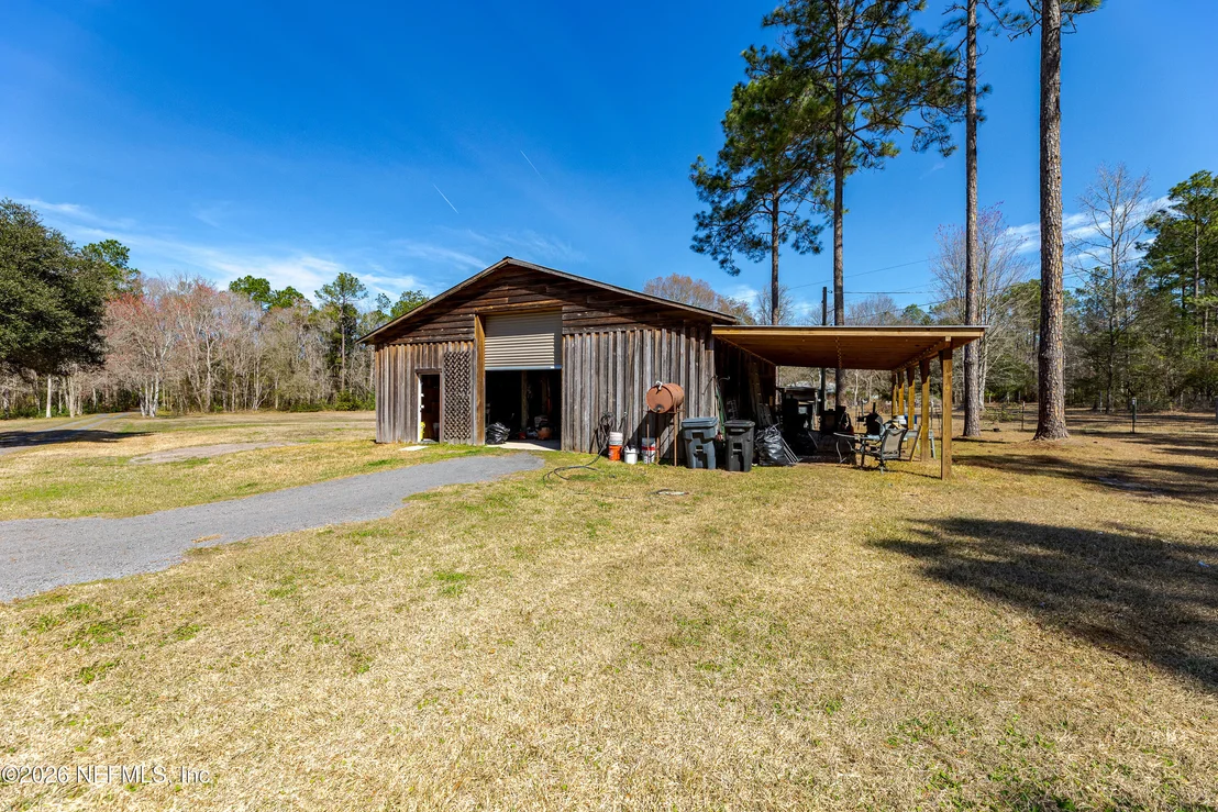 Photo of 8404 NESBITT Road