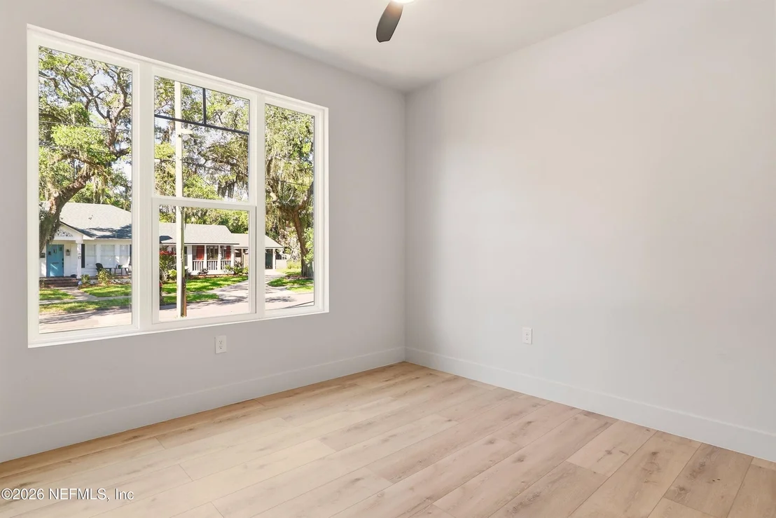 Photo of 18 E PARK Avenue