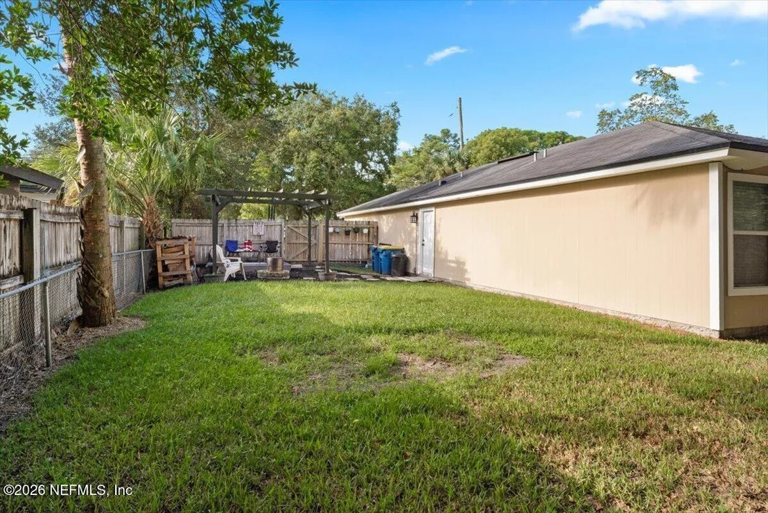 Photo of 6237 SYRINGA Lane
