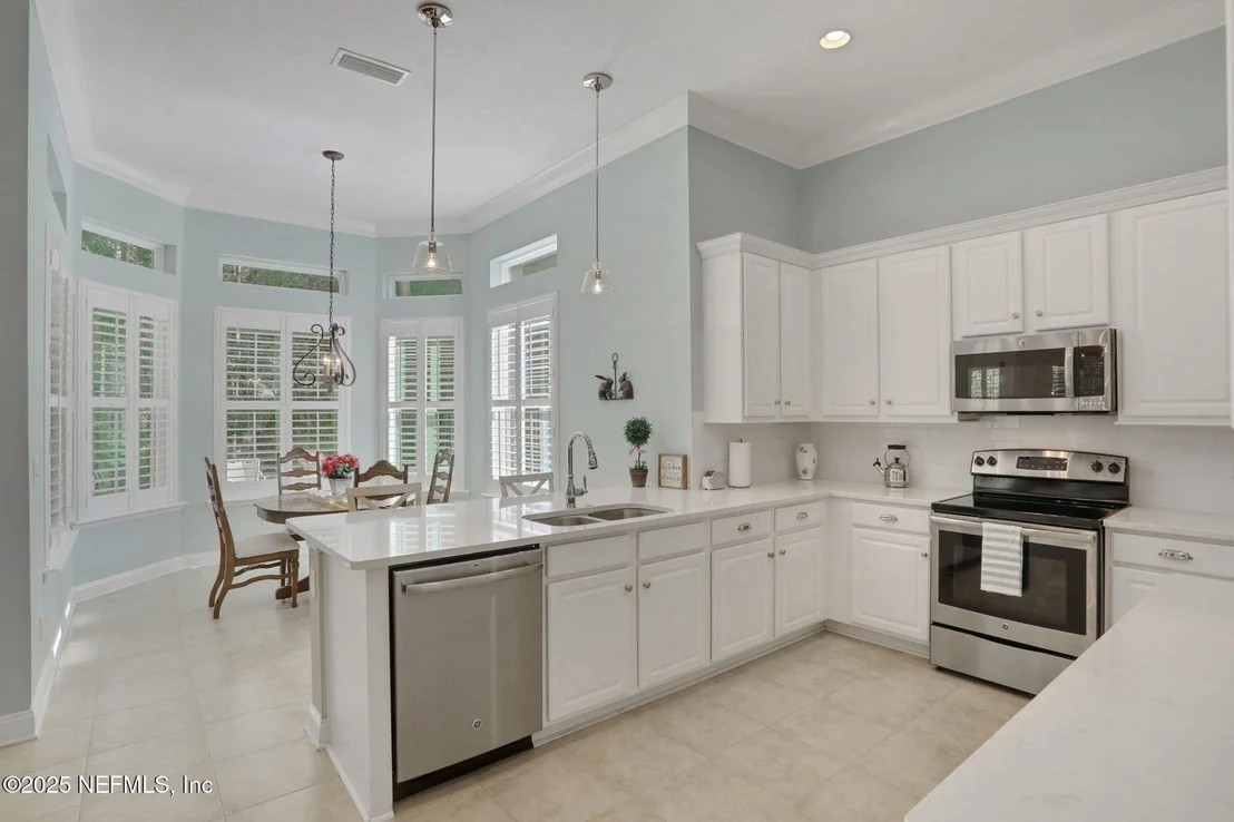 Photo of 1624 SUGAR LOAF Lane