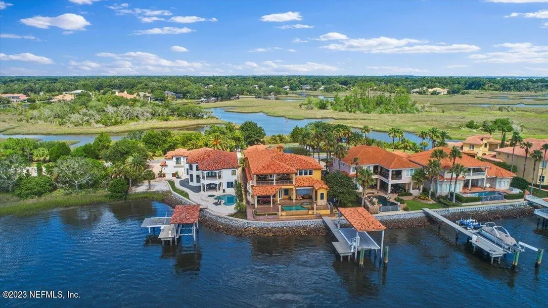 Photo of 1261 DELFINO Drive
