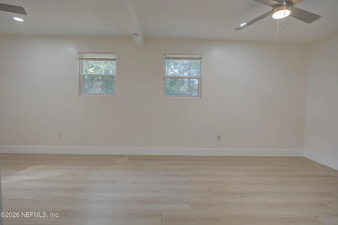 Photo of 1623 WEST Road