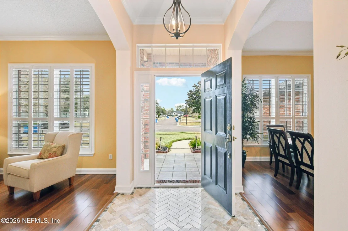 Photo of 145 LAKE RUN Boulevard