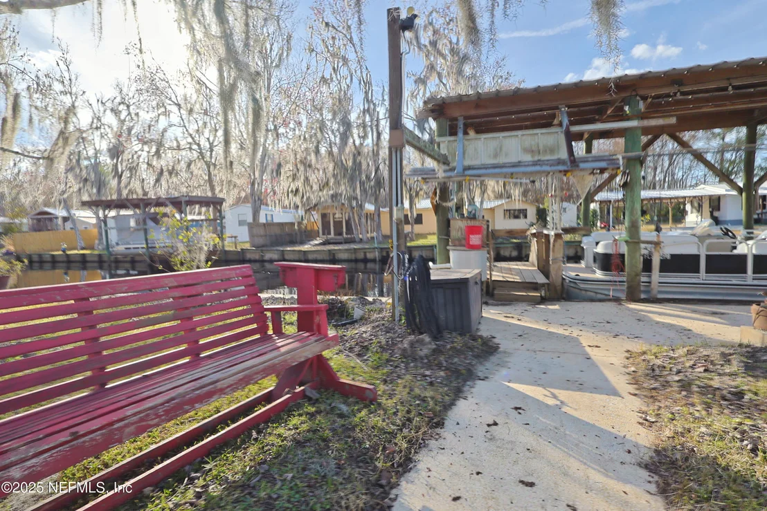 Photo of 138 EDGEWATER Road