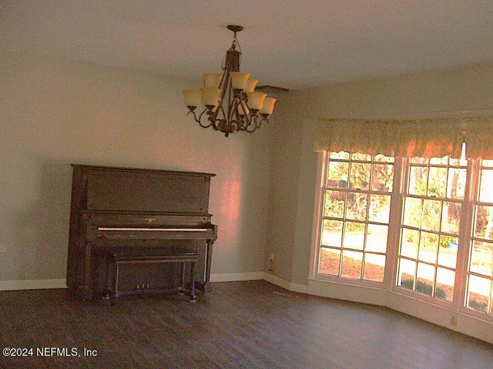 Photo of 1113 FIELDCREST Road