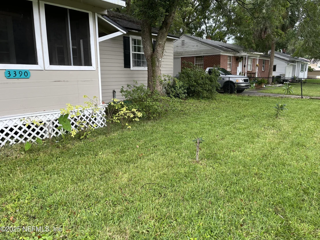 Photo of 3390 SHERIDAN Road