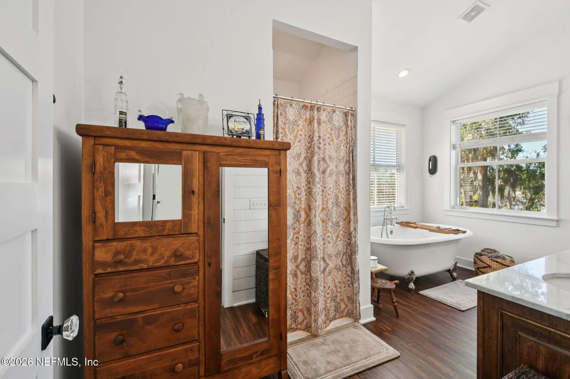 Photo of Unit 17 at 5577 HECKSCHER Drive
