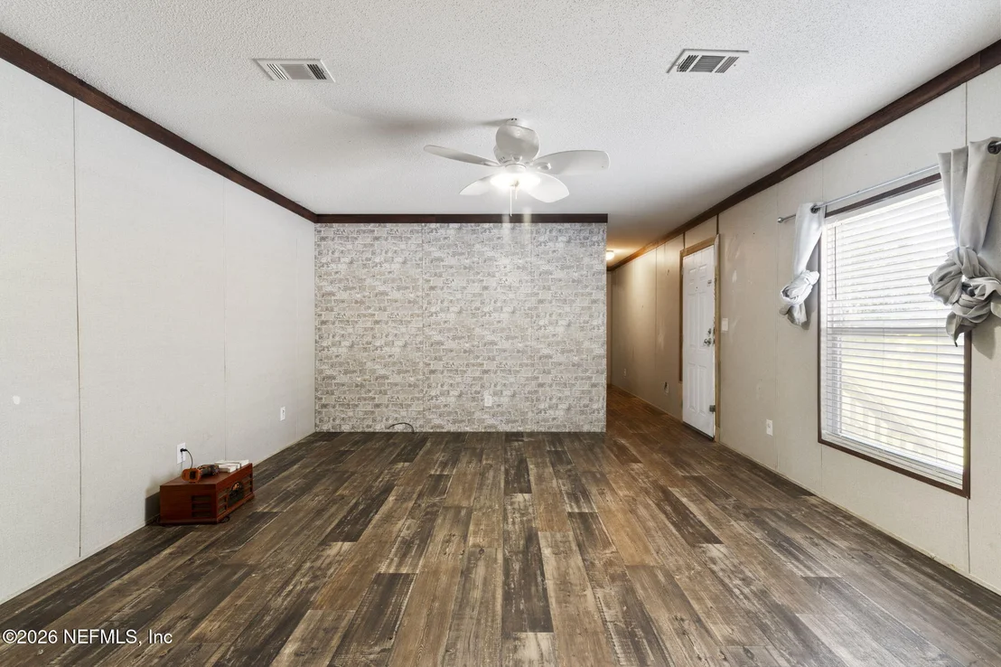 Photo of 9625 LIGHT Avenue
