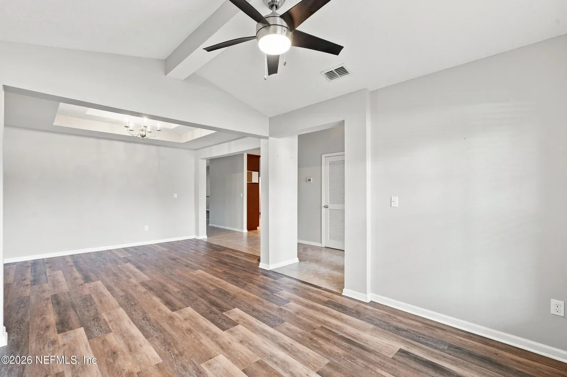 Photo of 285 W ADELAIDE Drive