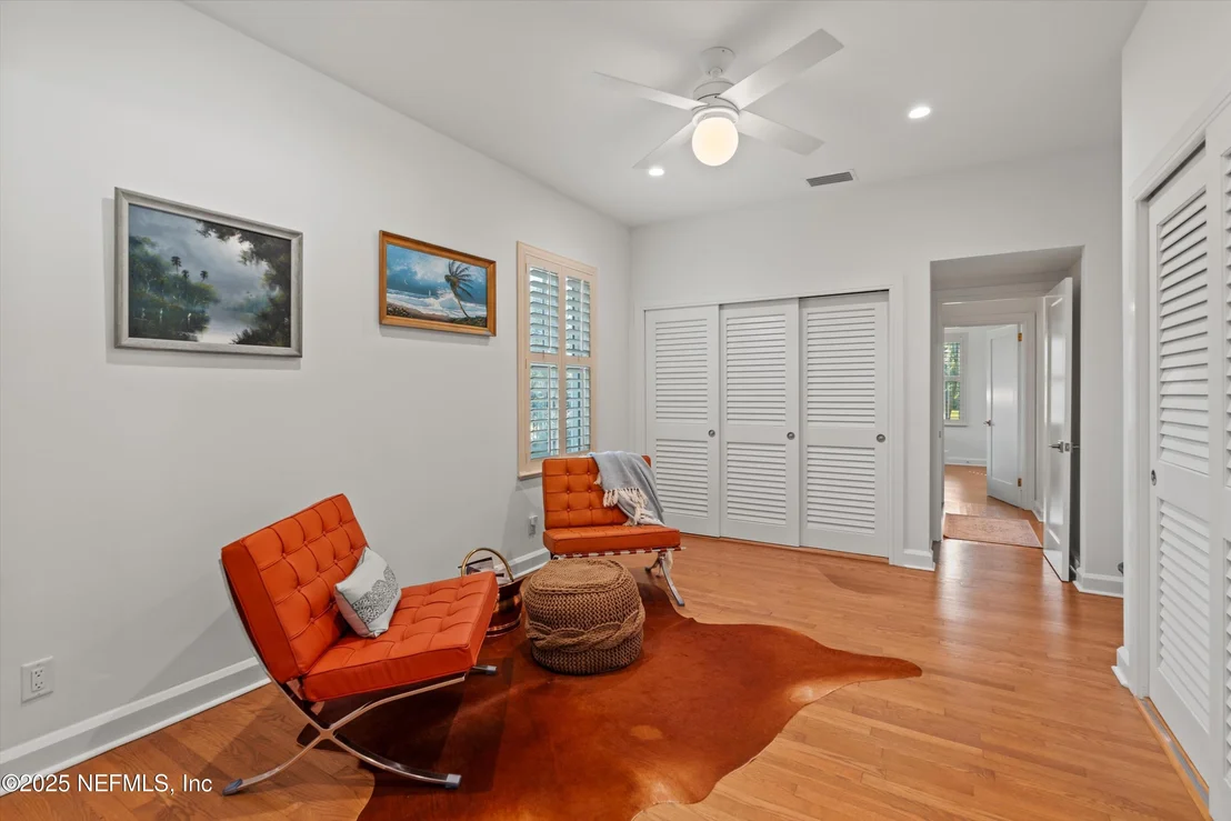 Photo of 2525 LAUREL Road
