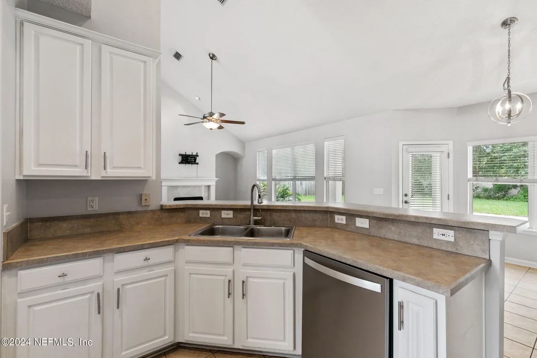 Photo of 4120 LONICERA Loop