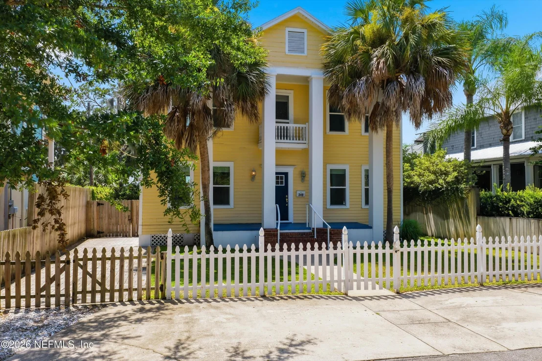 Photo of 348 CHARLOTTE Street