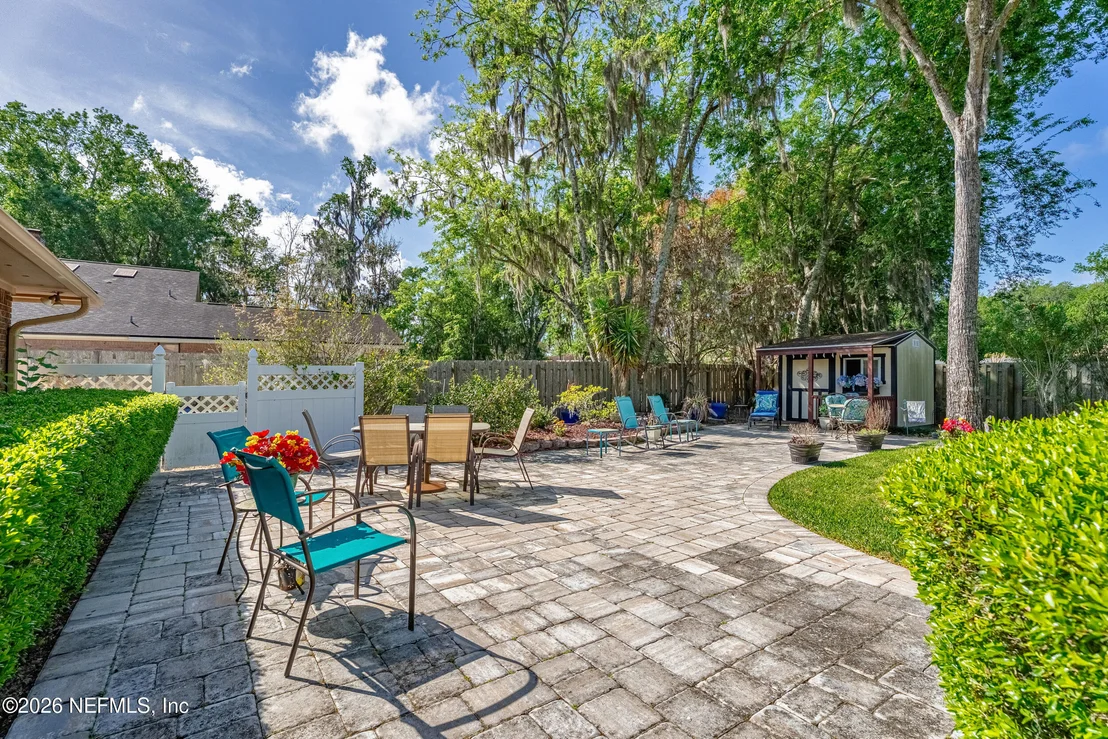 Photo of 752 CAMERON Drive