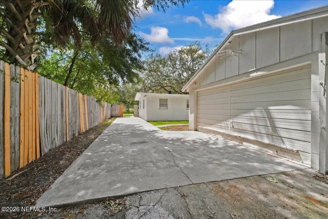 Photo of 215 EDSON Drive