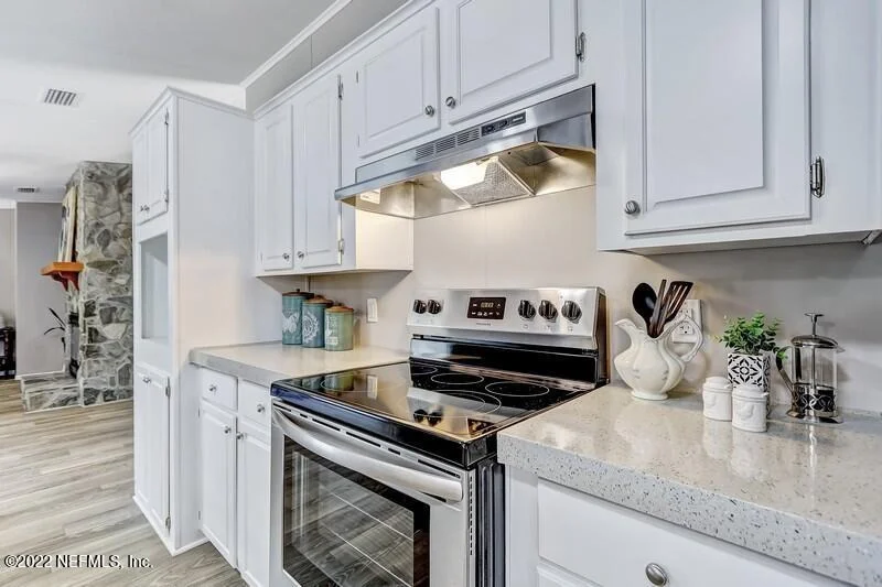 Photo of 13401 GROVER Road