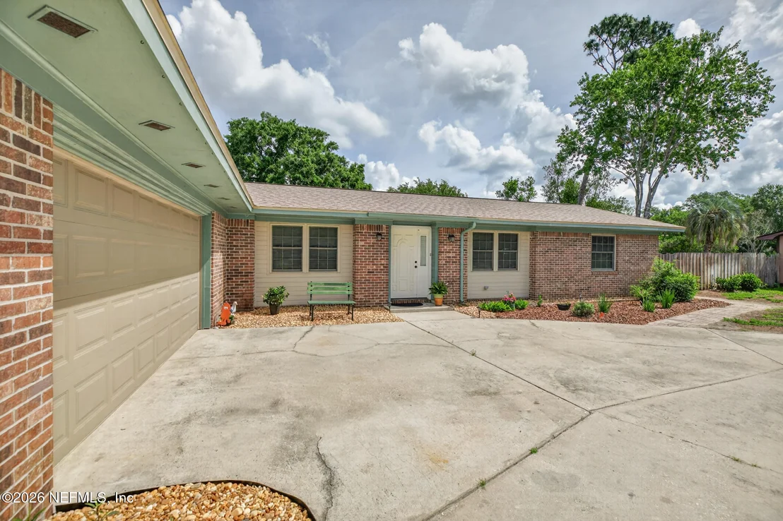 Photo of 1411 FOREST Lane