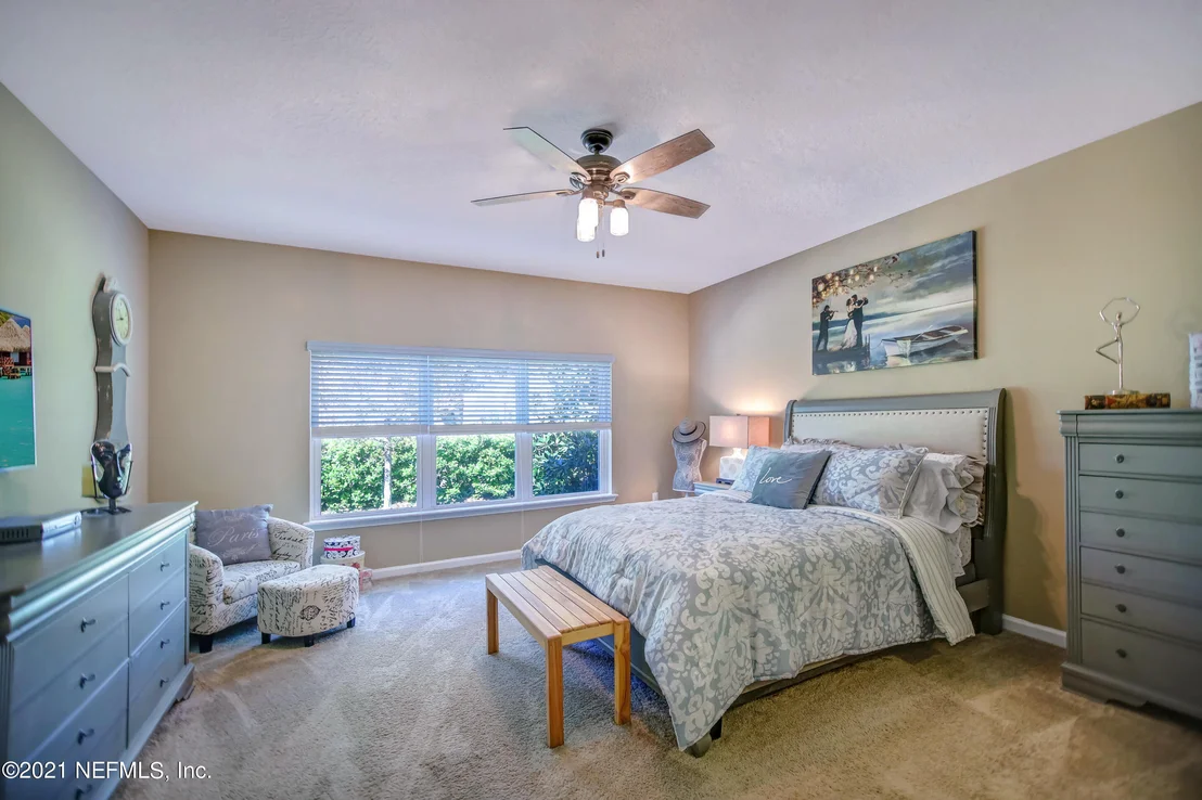 Photo of 19 GREENVIEW Lane