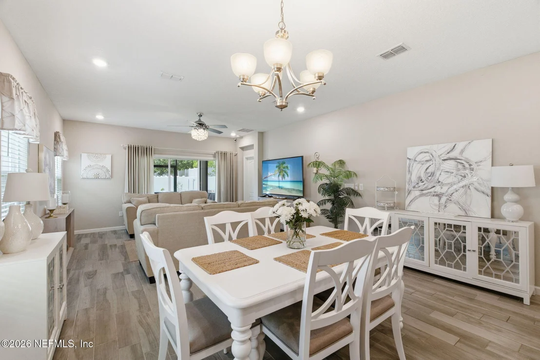 Photo of 39 CRYSTAL CREST Lane