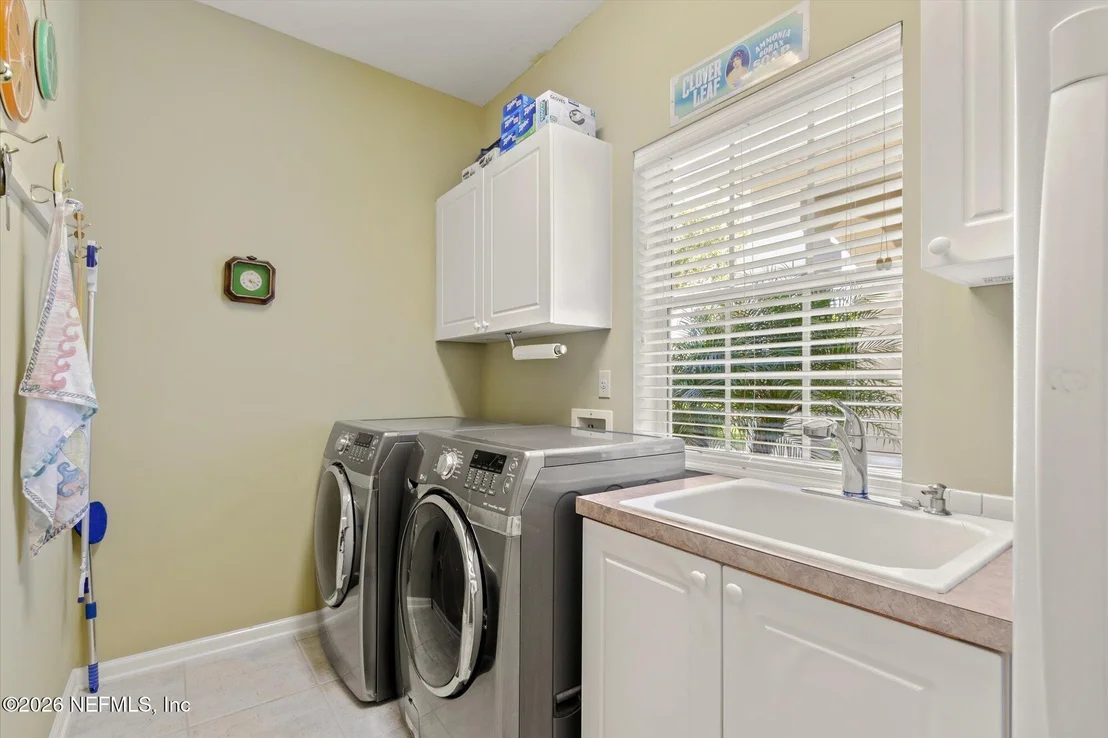 Photo of 700 PINECREST ISLE Court