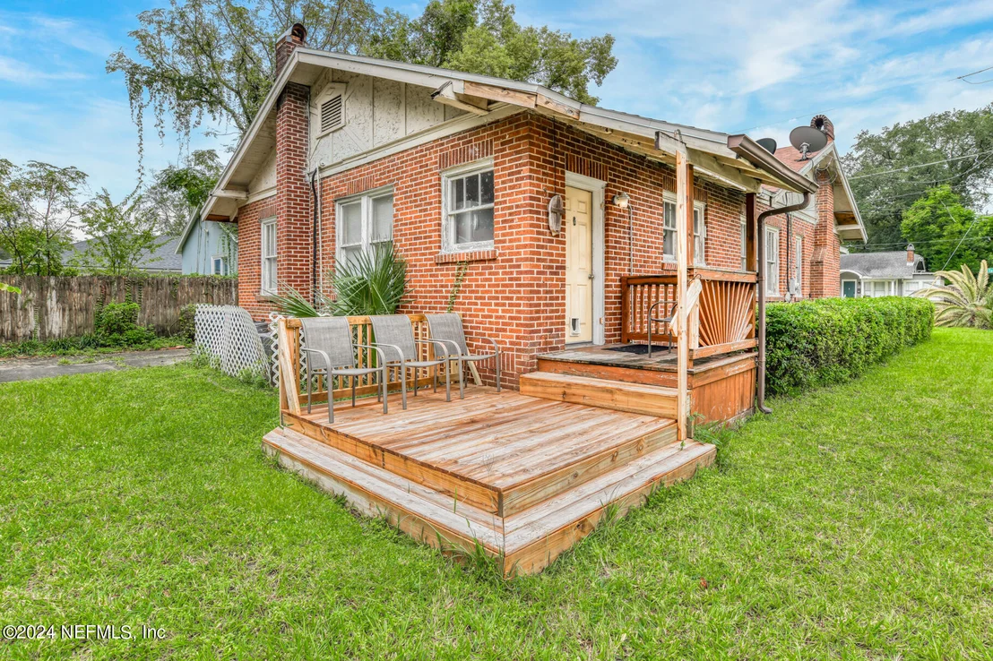 Photo of 903 TALBOT Avenue