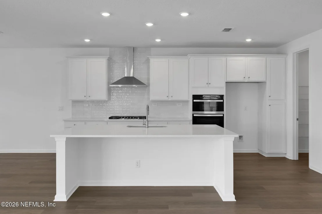 Photo of 565 FARMFIELD Drive