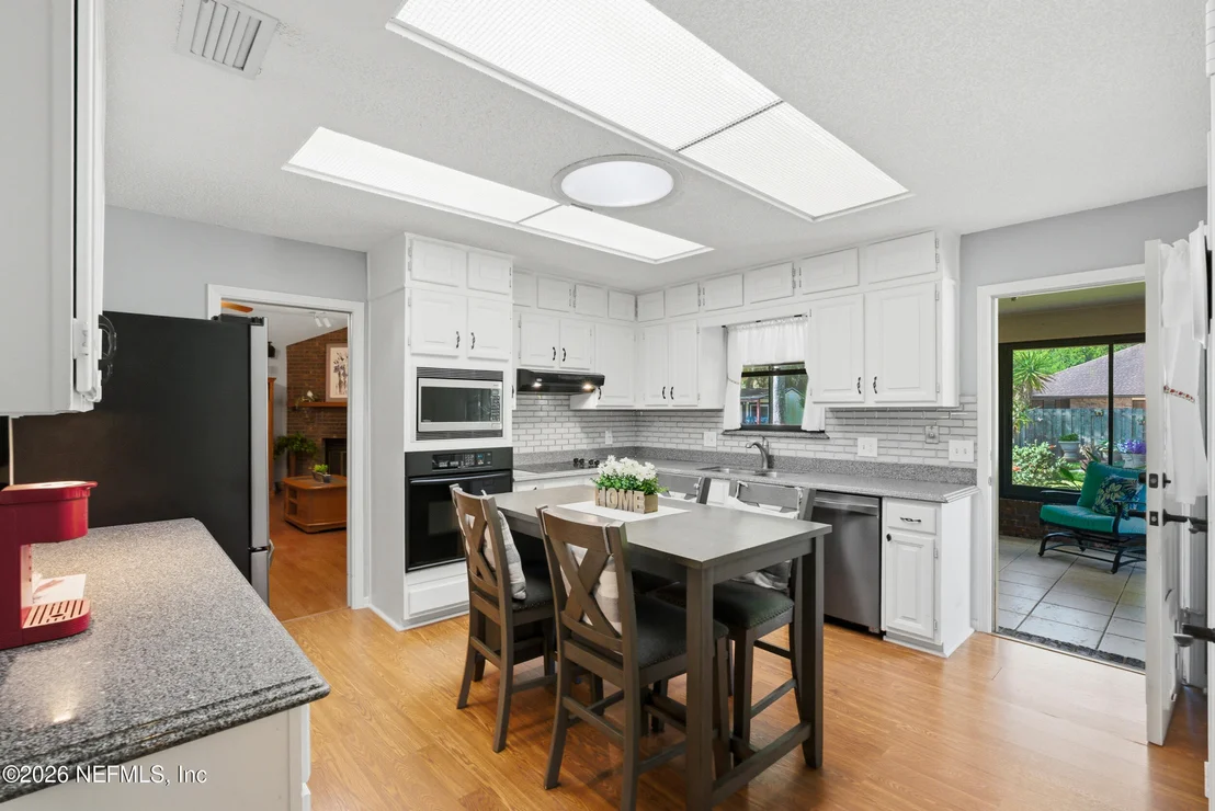Photo of 752 CAMERON Drive