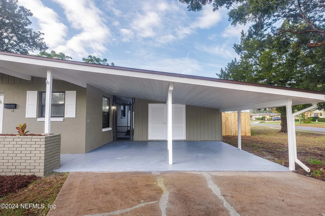 Photo of 958 OVERLOOK Drive
