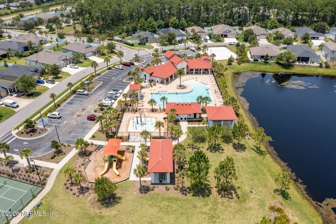 Photo of 332 PALACE Drive