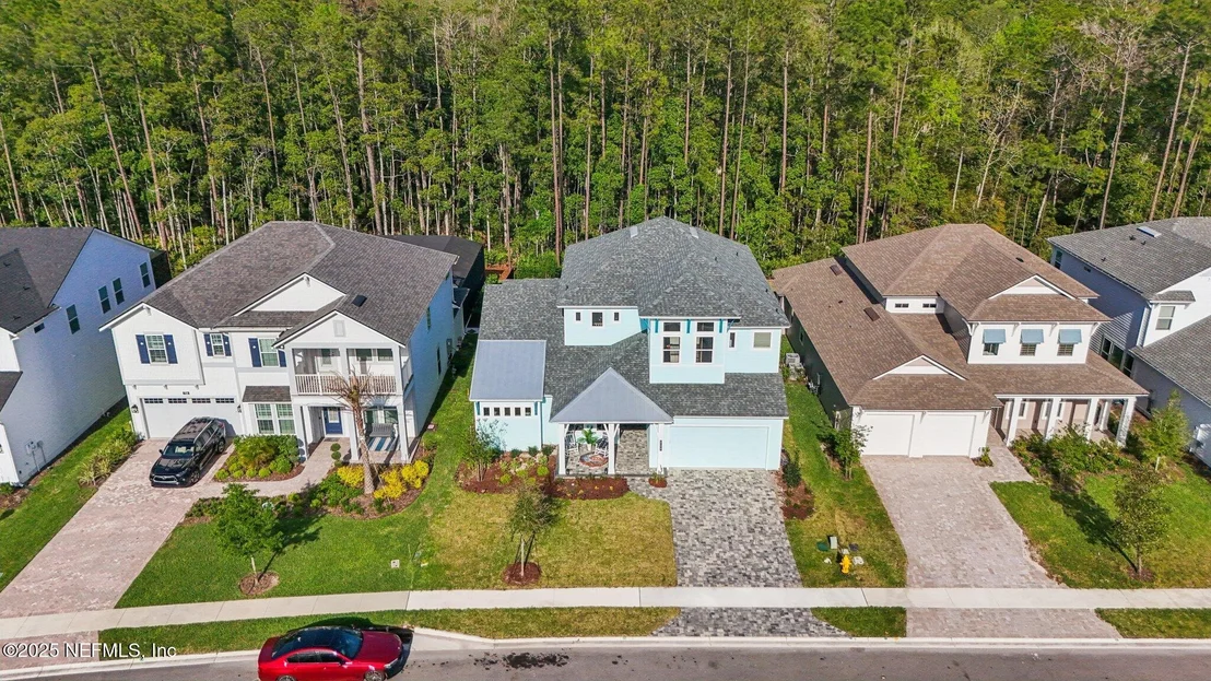Photo of 716 PALM CREST Drive