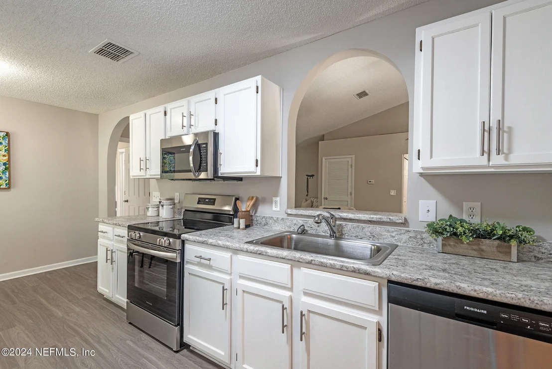 Photo of 6402 CHECKMATE Lane