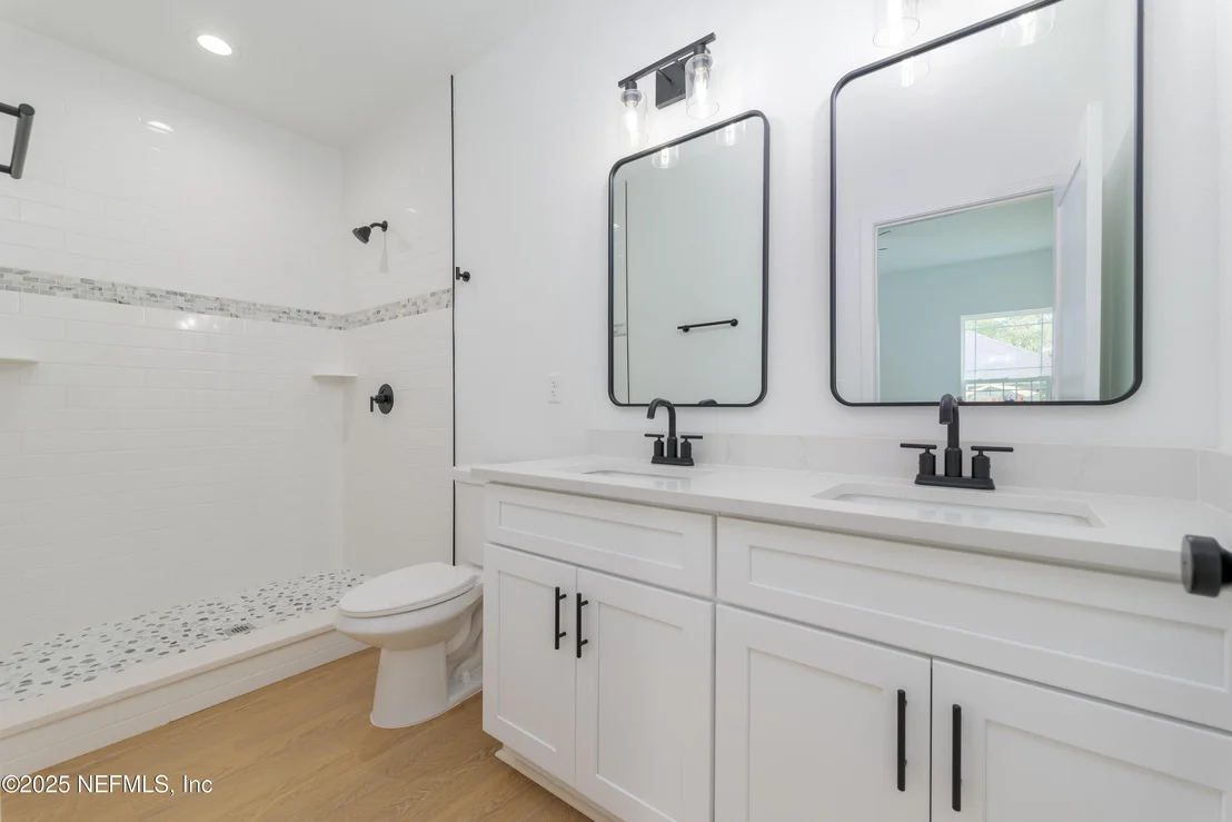 Photo of 1008 CLAY Street