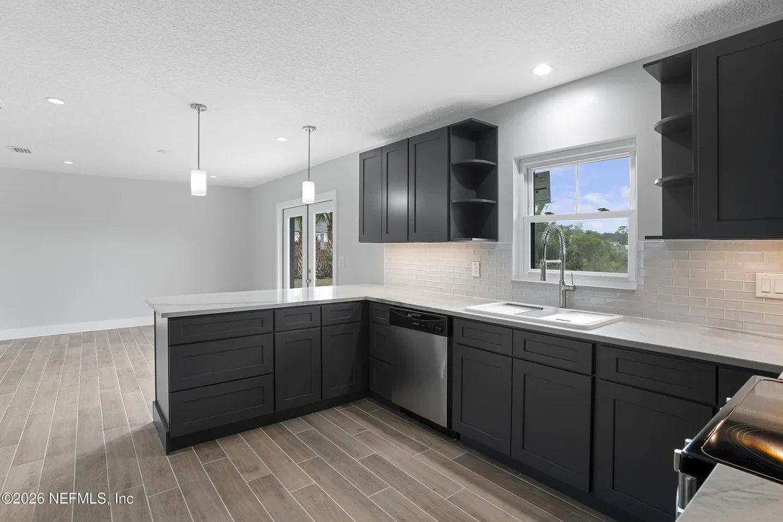 Photo of 1864 BUCCANEER Drive